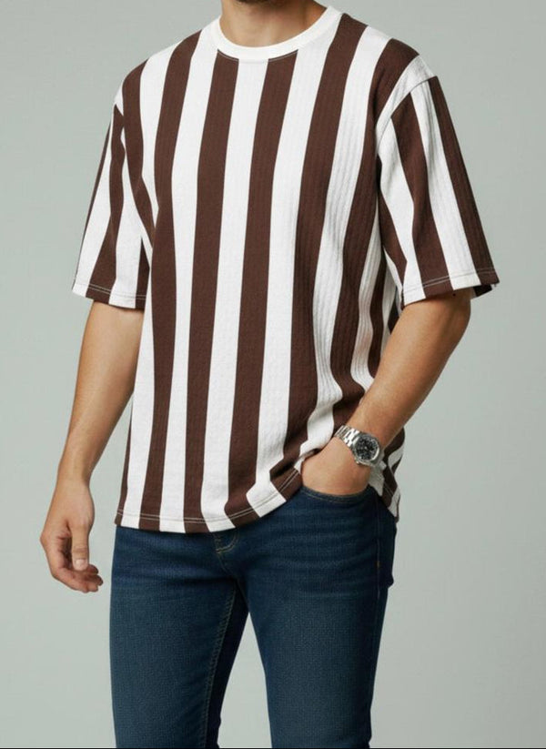 Lining printed dropshoulder top for women, casual and stylish design.
